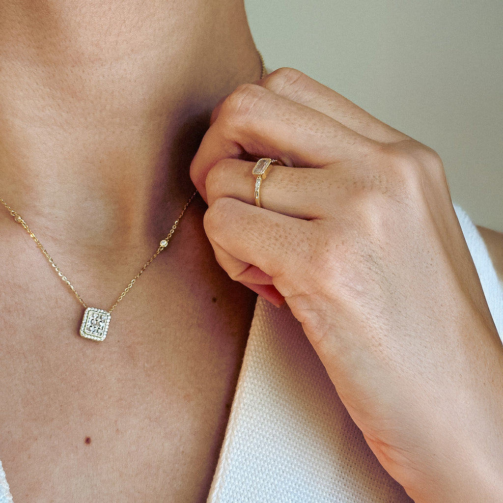 Collier Carré